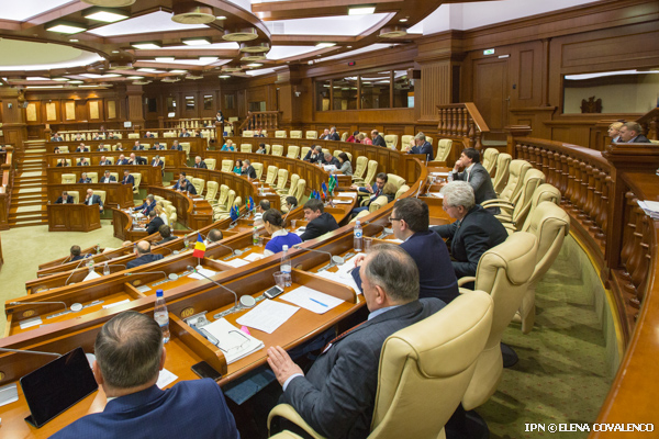 ЦИК предлагает Конституционному суду утвердить мандат Вячеслава Неделя