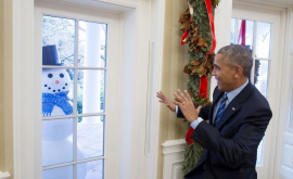 Сотрудники Белого дома расставили снеговиков для Обамы ФОТО