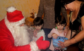 Дед Мороз поздравил детей погибшего пожарного