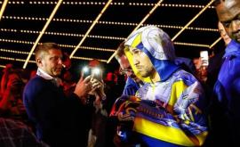 Украинский боксер Ломаченко уступил американцу Лопесу 