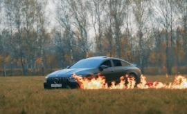 Блогер Литвин сжег свой люксовый автомобиль стоимостью 13 млн рублей ВИДЕО