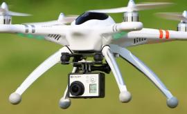 A fost inventat un quadrocopter care se poate încărca din spațiu