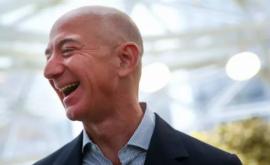 Cel mai bogat om din lume a vîndut acţiuni Amazon în valoare de 3 mld dolari
