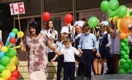 Copii din Ucraina ar putea merge la școală de la cinci ani
