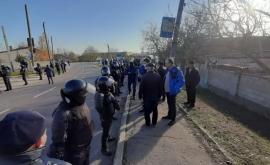 Полиция продолжает охранять пункт пропуска между Варницей и Бендерами
