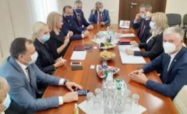 За Молдову заявляет что не будет входить в парламентские коалиции