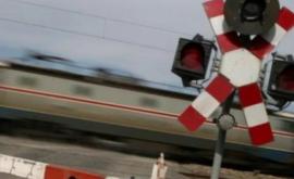 Авария на железной дороге в Анений Ной Автомобиль был протаранен поездом