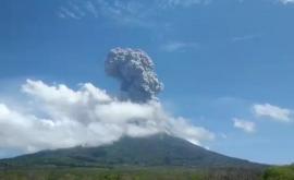 Vulcanul Lewotolo din Indonezia a intrat în erupţie