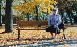 Бабуля со скамейкой в руках устроила дебош в троллейбусе Видео
