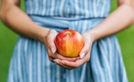 Un măr pe zi te apără de infarct