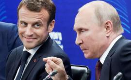 Президент Франции провел телефонный разговор с Владимиром Путиным