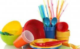 Interpelare privind aplicarea legii ce interzice utilizarea pungilor și veselei de plastic