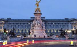 Un angajat al Palatului Buckingham închis pentru furtul unor obiecte valoroase din palat