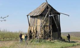 В Чернолеуке восстановят уникальную ветряную мельницу