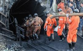Minerii chinezi au dat un semn de viață la o săptămînă de la explozia care ia îngropat în subteran