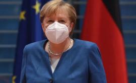 Меркель намерена ужесточить и продлить локдаун