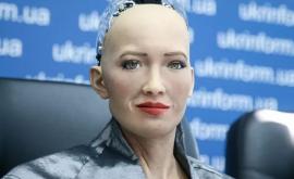Robotul Sophia va ajuta oamenii să treacă mai ușor peste pandemie