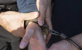Полиция задержала мужчину четыре месяца шантажировавшего свою возлюбленную