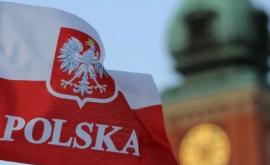 Polonia redeschide muzeele şi centrele comerciale