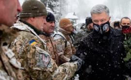Poroșenko a cerut ca armata ucraineană să fie readusă pe pozițiile sale anterioare