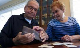 Жителю США вернули потерянный 50 лет назад кошелек