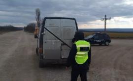 Житель Костешт перевозил более тонны металлолома без водительских прав