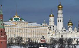 Как в Кремле отреагировали на новые санкции Запада против граждан России