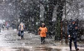 Синоптики предупреждают В Молдову возвращаются дожди со снегом 