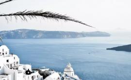 Греция намерена открыть страну для туристов