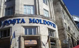 Angajații Poștei Moldovei protestează după ce leau fost reduse salariile