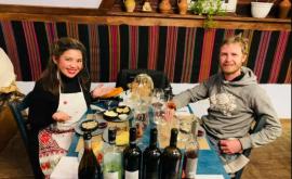 Два тревелблогера совершающих кругосветное путешествие были впечатлены молдавскими винами