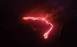 Un vulcan a erupt în apropierea capitalei Islandei 