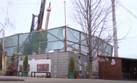 Опасное строительство возле детского сада в столице Родители бьют тревогу