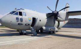 O aeronavă a Forțelor Aeriene Române execută o misiune de asistență umanitară