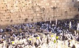 Церемония благословения коэнов тысячи евреев собрались у Стены плача