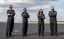 SpaceX anunță că echipajul pentru primul zbor spațial civil din istorie este complet Cine sunt cei care vor urca la bord