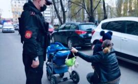 O fetiță de cinci ani întoarsă mamei după ce sa rătăcit pe străzile municipiului Bălți