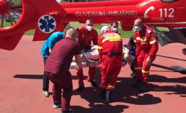 Un tînăr care a suferit mai multe traumatisme transportat cu elicopterul SMURD la Chișinău