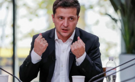 Зеленский попросил трех министров уйти в отставку