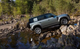 Land Rover Defender автомобиль года в России