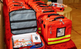 Медики севера Молдовы получили 108 сумок неотложной помощи
