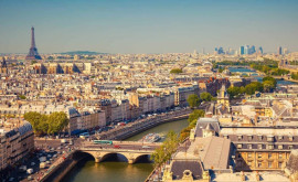 Франция с 9 июня ослабит правила въезда для туристов из ЕС
