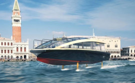 В Венеции гондолы могут заменить электрическими моторными лодками