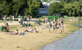Oamenii au dat buzna pe plajele din capitală