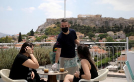 В рестораны Греции будут пускать только вакцинированных