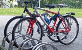 Furt în plină zi Un locuitor al capitalei a rămas fără bicicletă