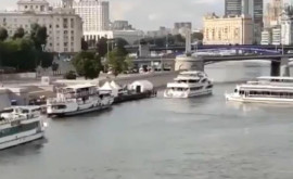 La Moscova o navă a creat un ambuteiaj ca în Canalul Suez