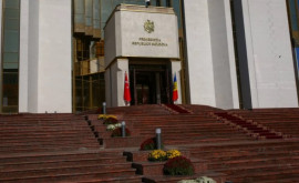 Аппарат президента Республики Молдова стал беднее на три человека