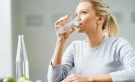 Хорошо или плохо пить 2 литра воды в день