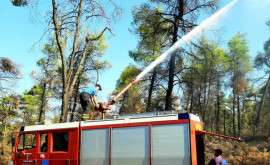 Pompierii detașați în Grecia continuă misiunea de lichidare a incendiilor forestiere